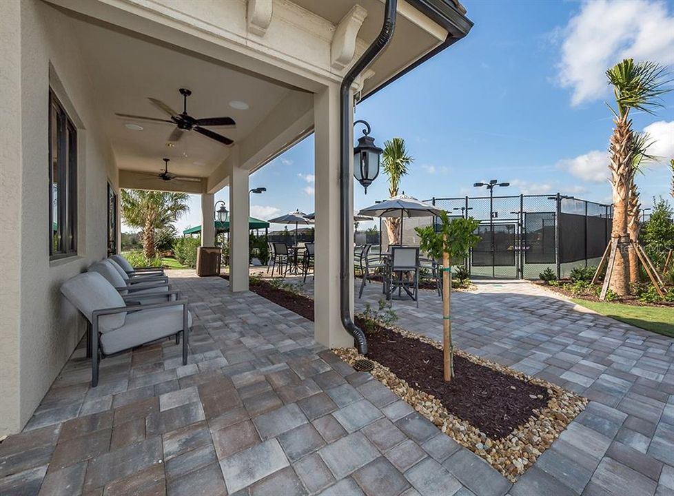 For Rent: $2,100 (2 beds, 2 baths, 1121 Square Feet)