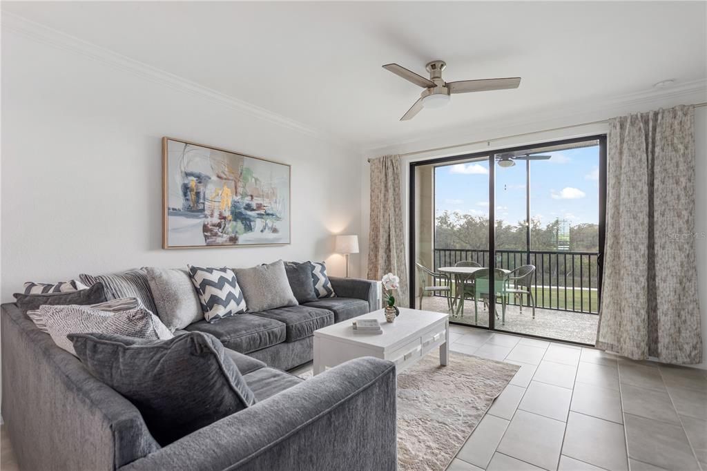 For Rent: $2,100 (2 beds, 2 baths, 1121 Square Feet)