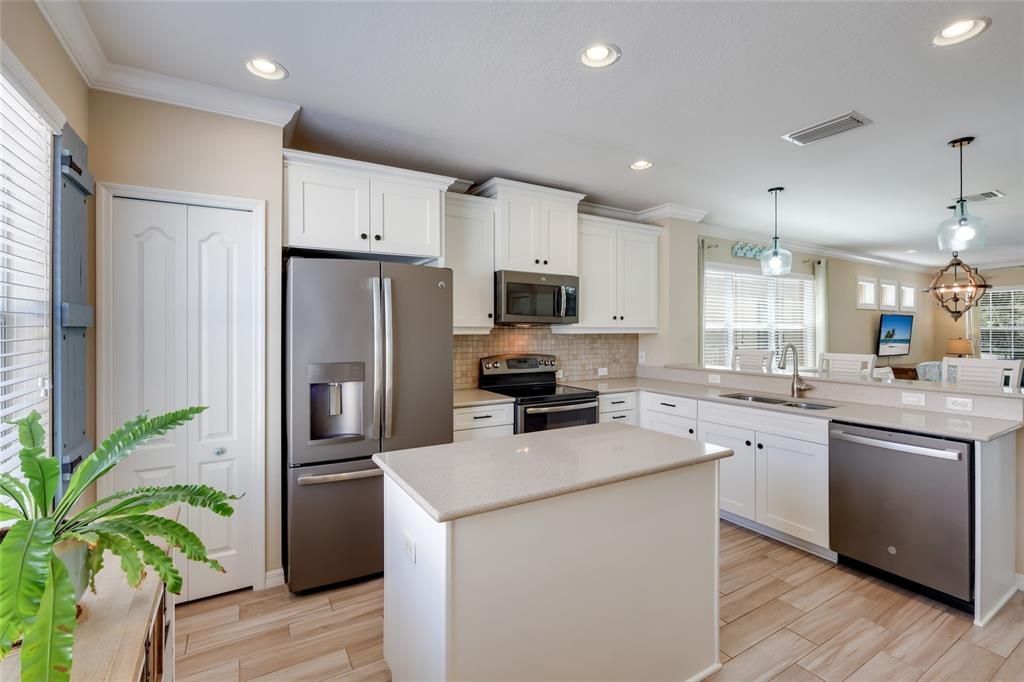 For Sale: $369,000 (3 beds, 2 baths, 1680 Square Feet)