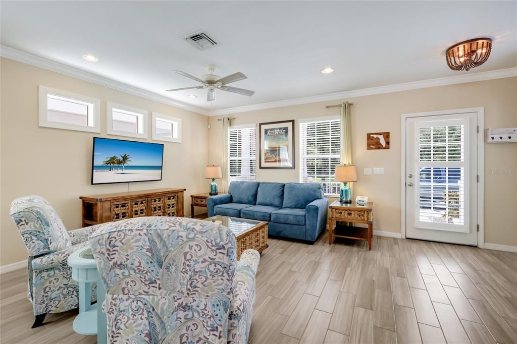 For Sale: $369,000 (3 beds, 2 baths, 1680 Square Feet)