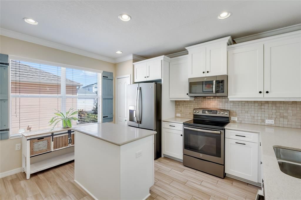 For Sale: $369,000 (3 beds, 2 baths, 1680 Square Feet)