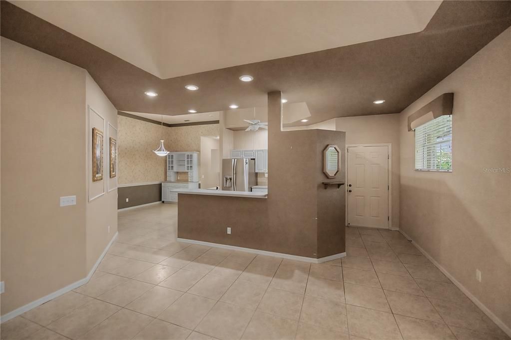 For Sale: $329,900 (3 beds, 2 baths, 1561 Square Feet)