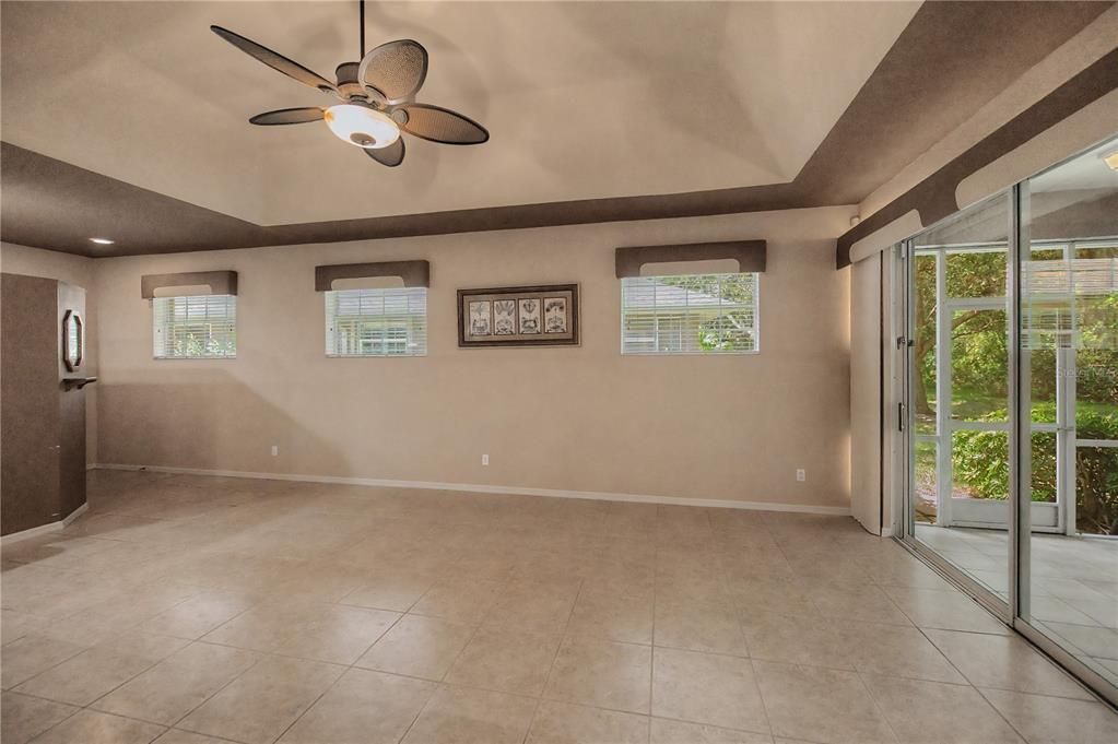 For Sale: $329,900 (3 beds, 2 baths, 1561 Square Feet)