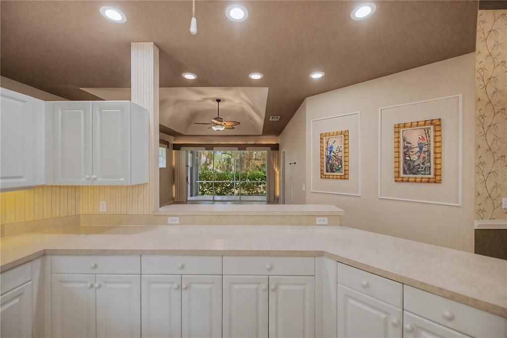 For Sale: $329,900 (3 beds, 2 baths, 1561 Square Feet)
