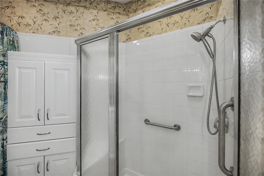 For Sale: $329,900 (3 beds, 2 baths, 1561 Square Feet)