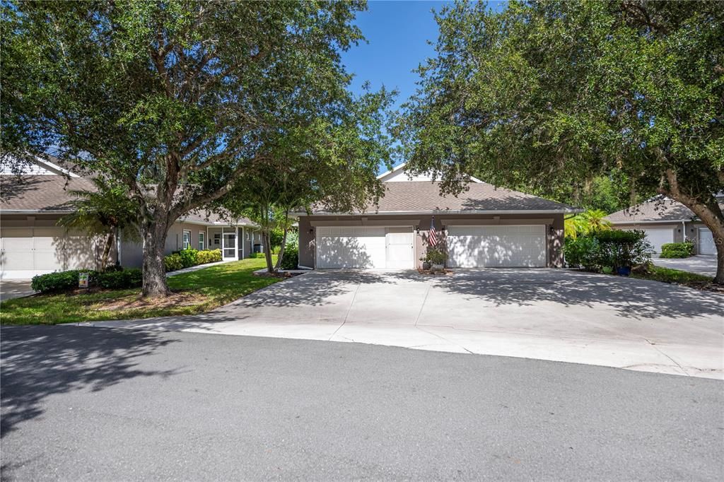 For Sale: $329,900 (3 beds, 2 baths, 1561 Square Feet)
