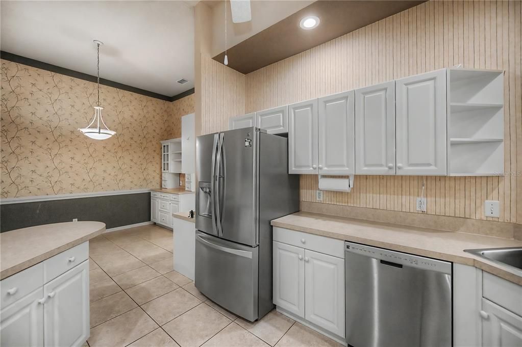 For Sale: $329,900 (3 beds, 2 baths, 1561 Square Feet)