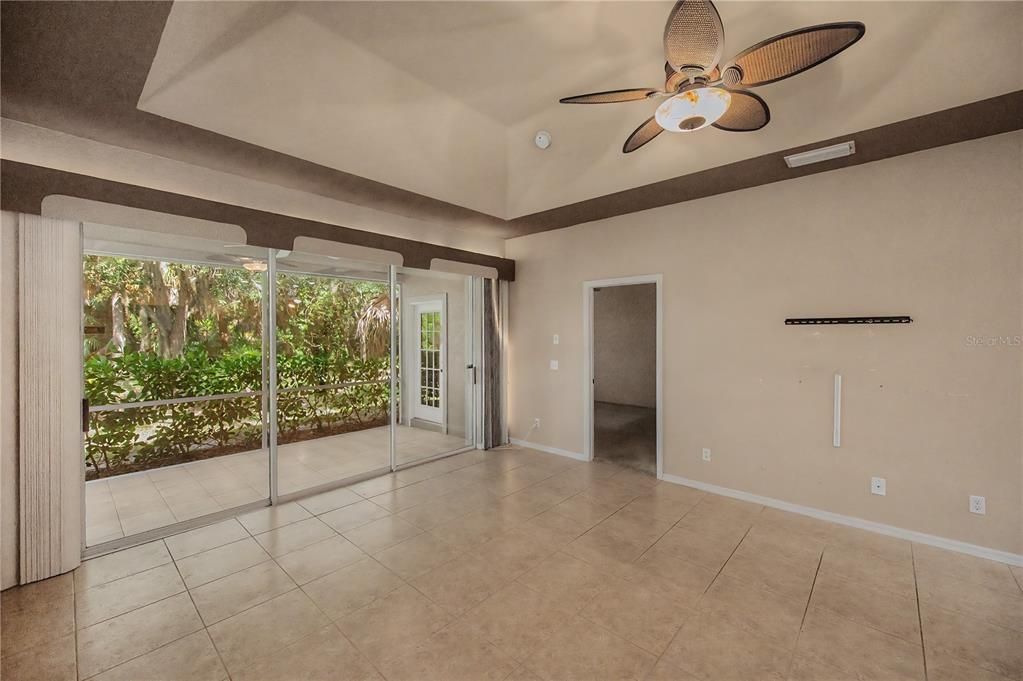 For Sale: $329,900 (3 beds, 2 baths, 1561 Square Feet)