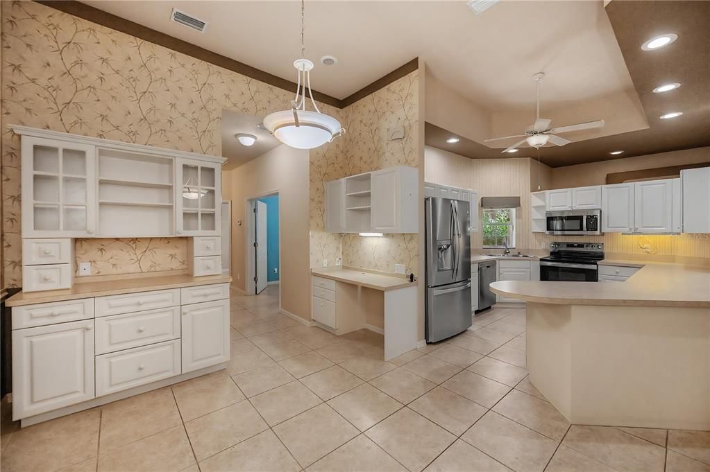 For Sale: $329,900 (3 beds, 2 baths, 1561 Square Feet)