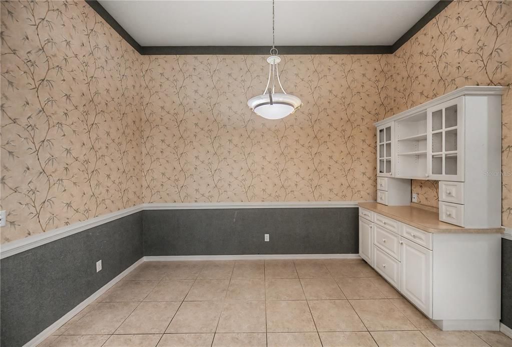 For Sale: $329,900 (3 beds, 2 baths, 1561 Square Feet)