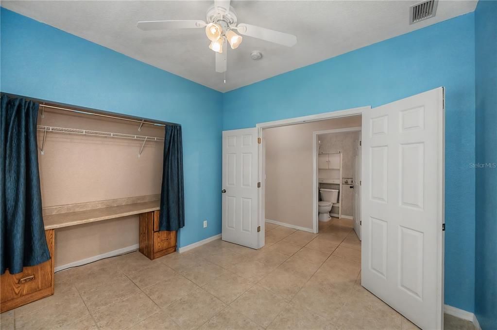 For Sale: $329,900 (3 beds, 2 baths, 1561 Square Feet)