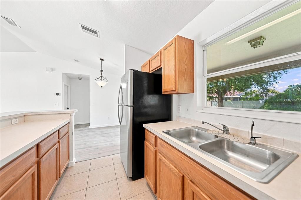 For Sale: $250,000 (3 beds, 2 baths, 1226 Square Feet)