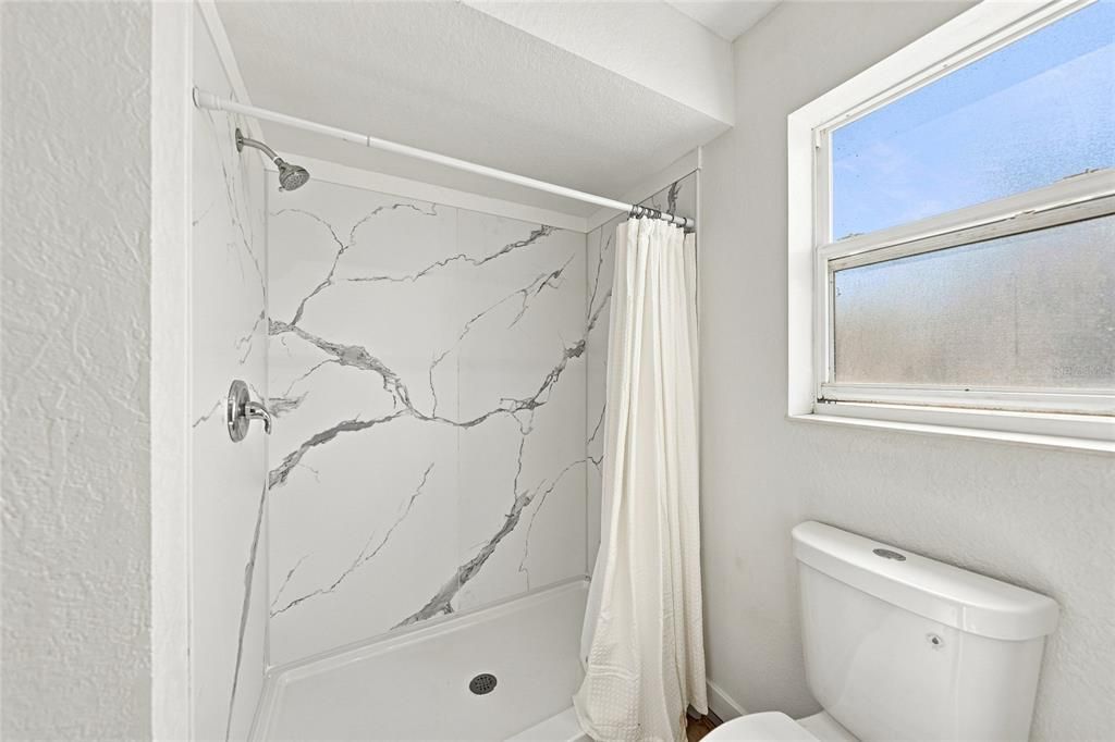For Sale: $250,000 (3 beds, 2 baths, 1226 Square Feet)