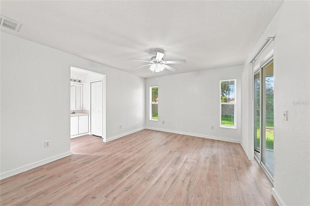 For Sale: $250,000 (3 beds, 2 baths, 1226 Square Feet)