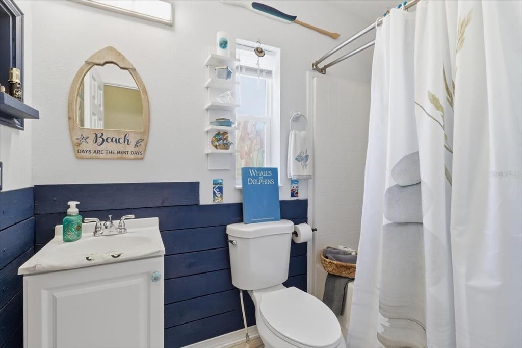 На продажу: $349,900 (3 спален, 2 ванн, 1676 Квадратных фут)