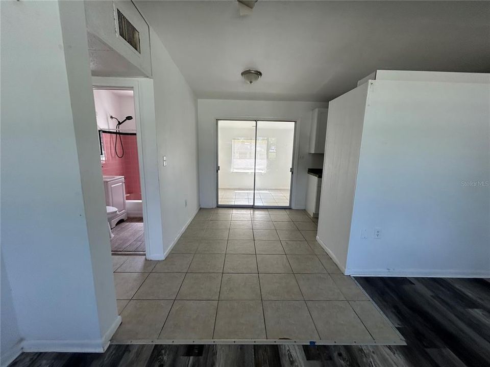 For Sale: $149,900 (2 beds, 1 baths, 768 Square Feet)