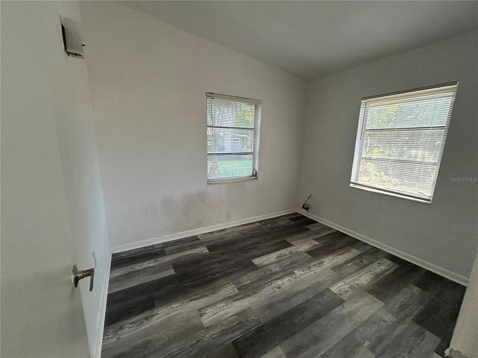 For Sale: $149,900 (2 beds, 1 baths, 768 Square Feet)