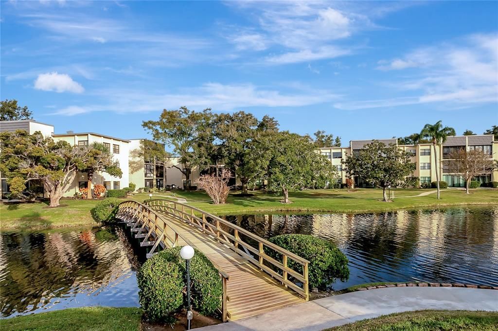 For Rent: $1,800 (2 beds, 1 baths, 880 Square Feet)