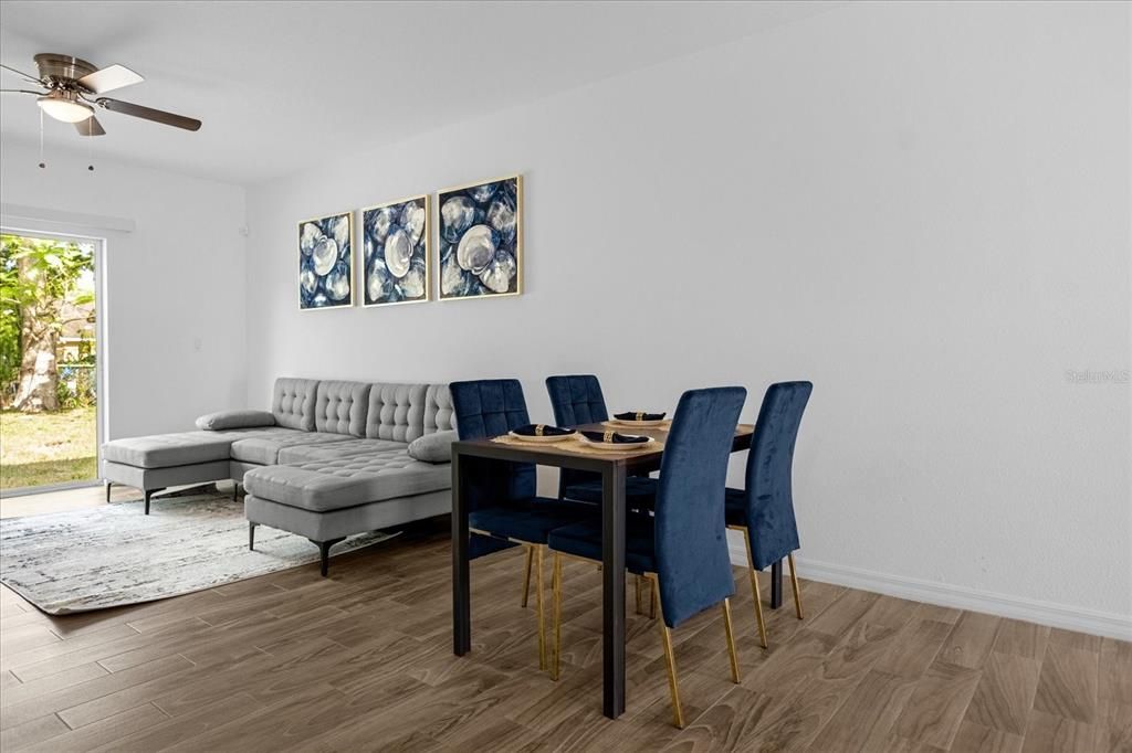 For Sale: $349,999 (3 beds, 2 baths, 1279 Square Feet)