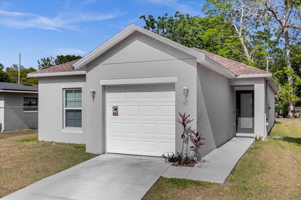 For Sale: $349,999 (3 beds, 2 baths, 1279 Square Feet)