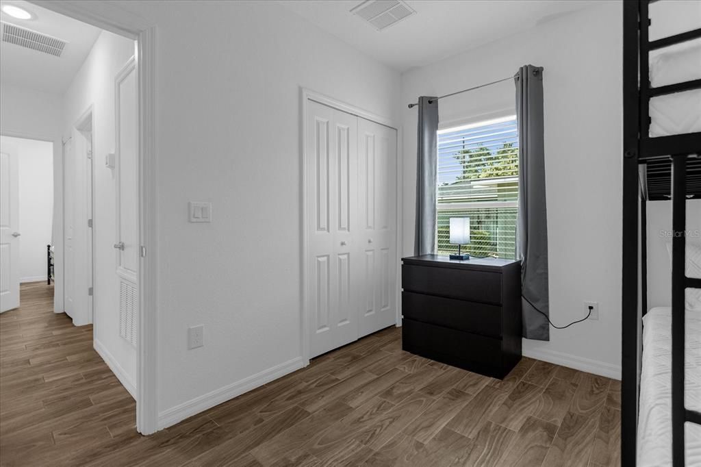 For Sale: $349,999 (3 beds, 2 baths, 1279 Square Feet)