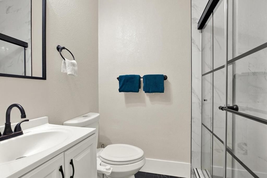 En Venta: $429,999 (2 camas, 2 baños, 930 Pies cuadrados)
