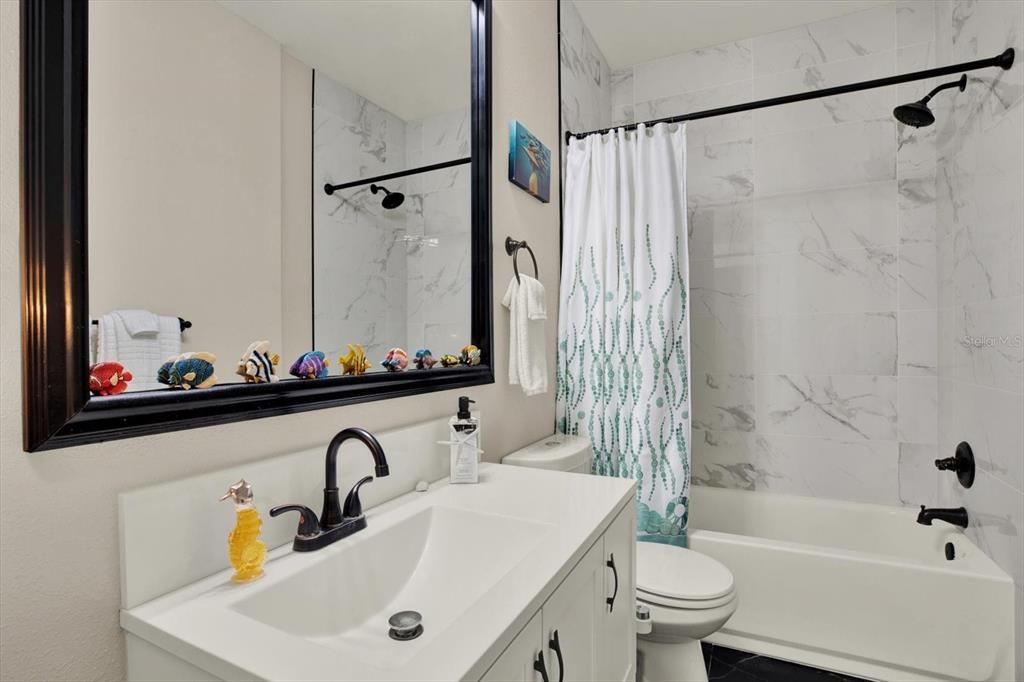 En Venta: $429,999 (2 camas, 2 baños, 930 Pies cuadrados)