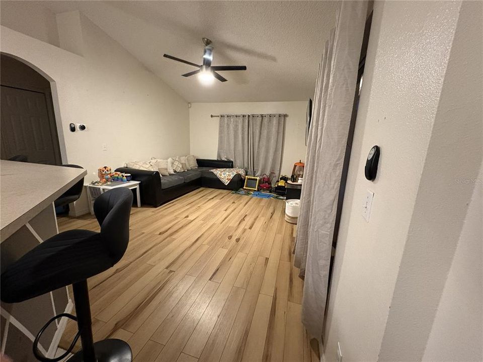 For Sale: $353,500 (3 beds, 2 baths, 1454 Square Feet)