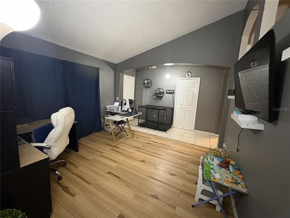 For Sale: $353,500 (3 beds, 2 baths, 1454 Square Feet)