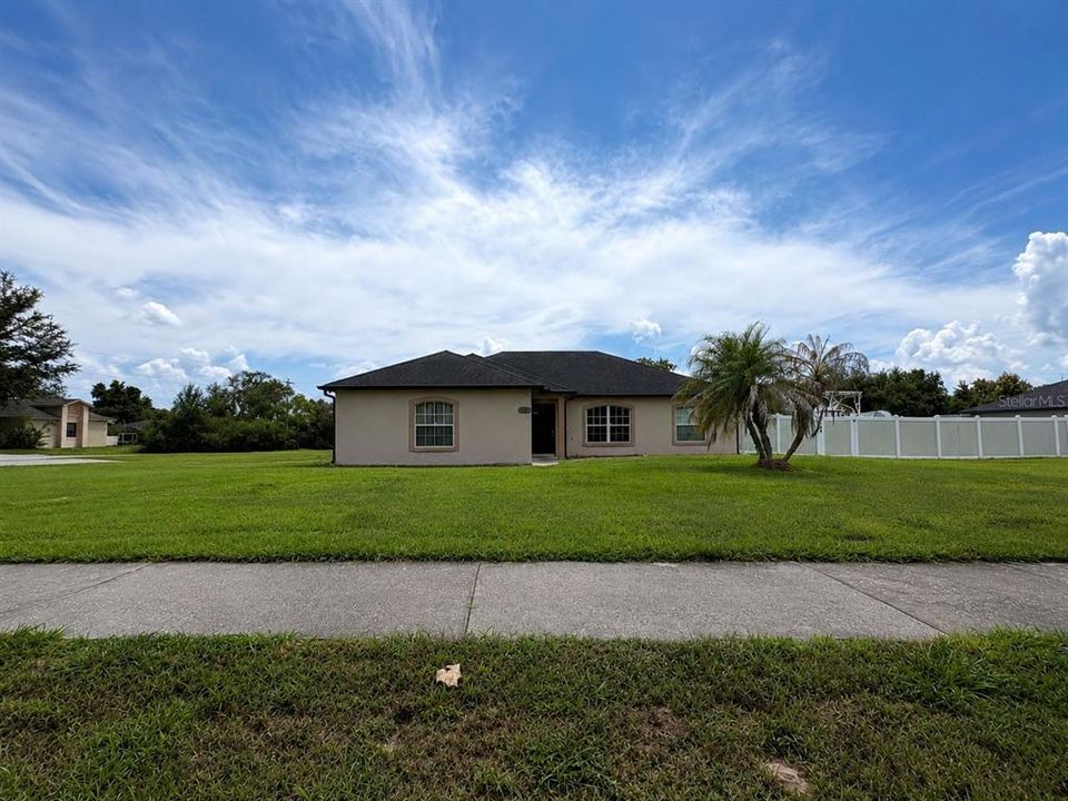 For Sale: $353,500 (3 beds, 2 baths, 1454 Square Feet)