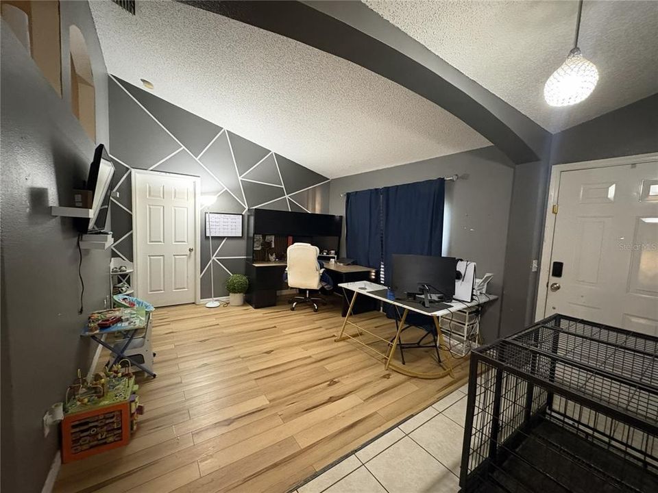 For Sale: $353,500 (3 beds, 2 baths, 1454 Square Feet)