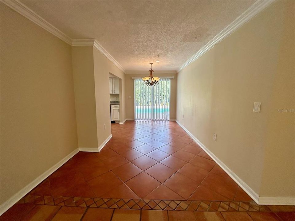 For Rent: $1,950 (2 beds, 1 baths, 1241 Square Feet)