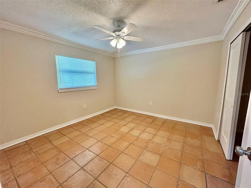 For Rent: $1,950 (2 beds, 1 baths, 1241 Square Feet)
