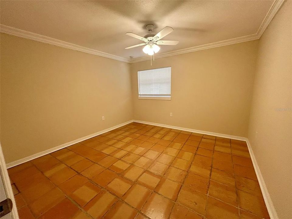 For Rent: $1,950 (2 beds, 1 baths, 1241 Square Feet)