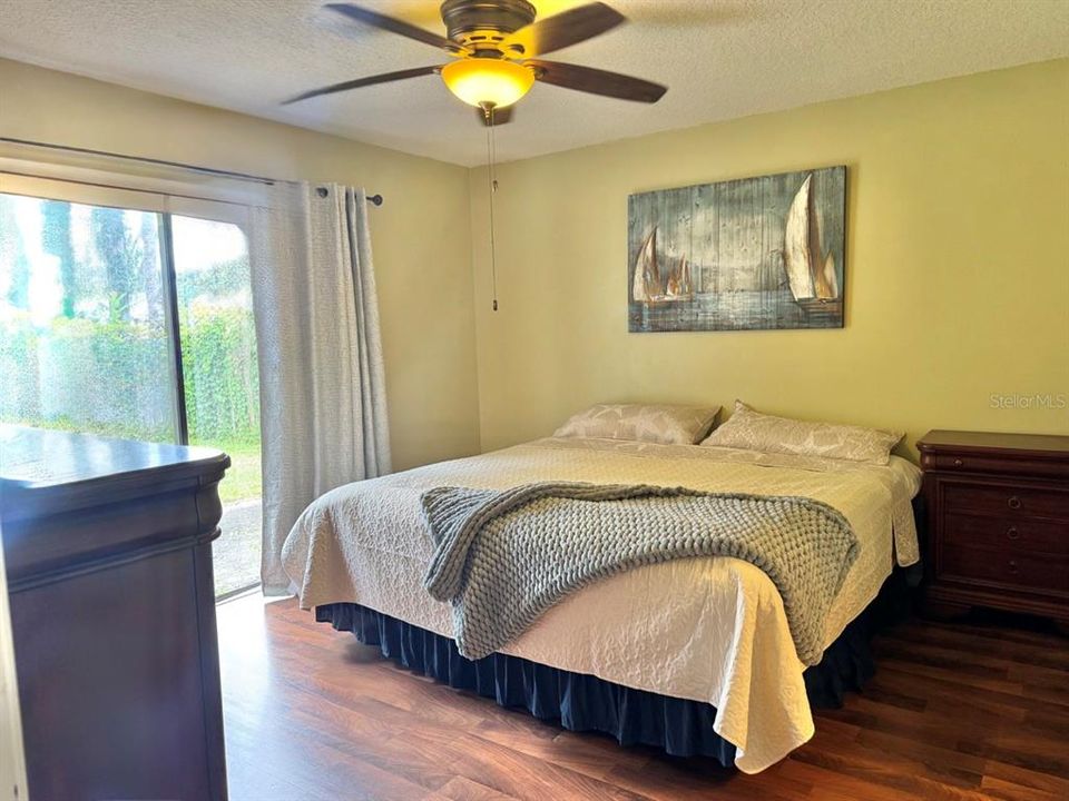 For Sale: $260,000 (3 beds, 2 baths, 1560 Square Feet)