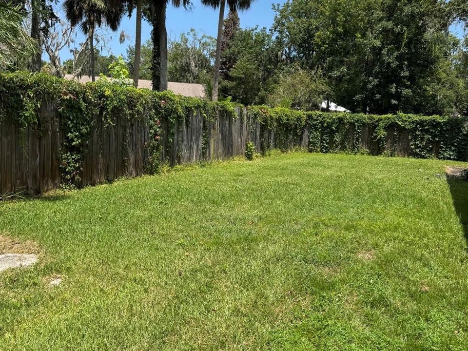 For Sale: $260,000 (3 beds, 2 baths, 1560 Square Feet)
