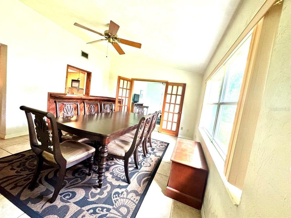 For Sale: $260,000 (3 beds, 2 baths, 1560 Square Feet)