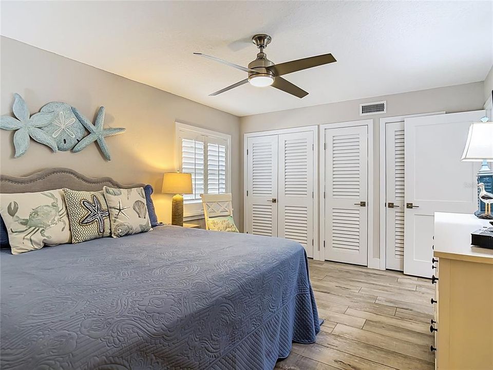 For Sale: $595,000 (2 beds, 2 baths, 1100 Square Feet)