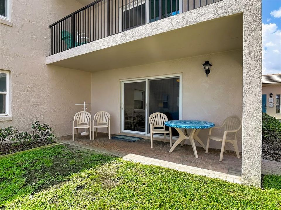 For Sale: $595,000 (2 beds, 2 baths, 1100 Square Feet)