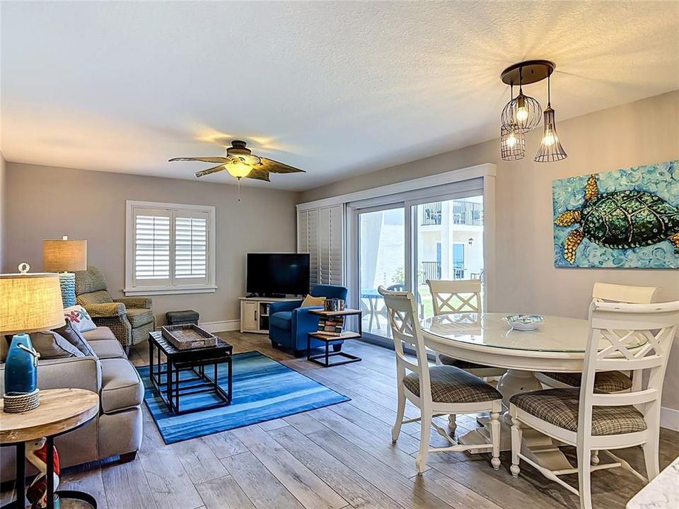 For Sale: $595,000 (2 beds, 2 baths, 1100 Square Feet)