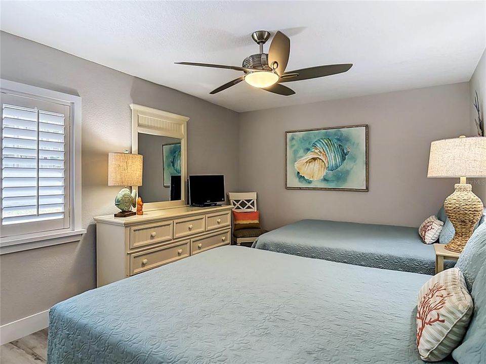 For Sale: $595,000 (2 beds, 2 baths, 1100 Square Feet)