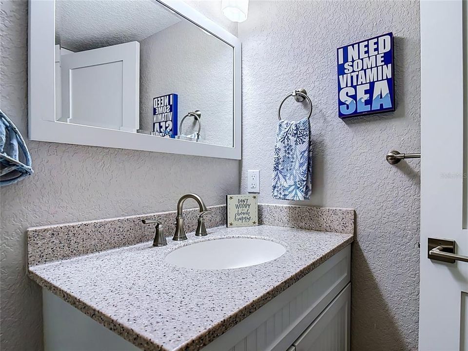 For Sale: $595,000 (2 beds, 2 baths, 1100 Square Feet)
