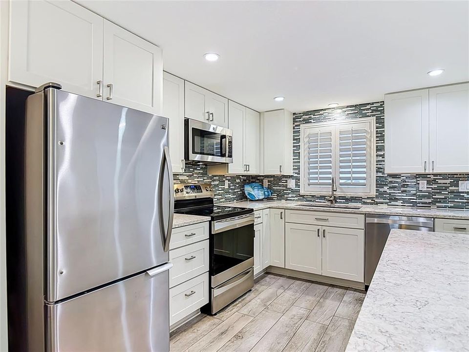 For Sale: $595,000 (2 beds, 2 baths, 1100 Square Feet)