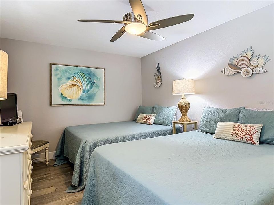 For Sale: $595,000 (2 beds, 2 baths, 1100 Square Feet)