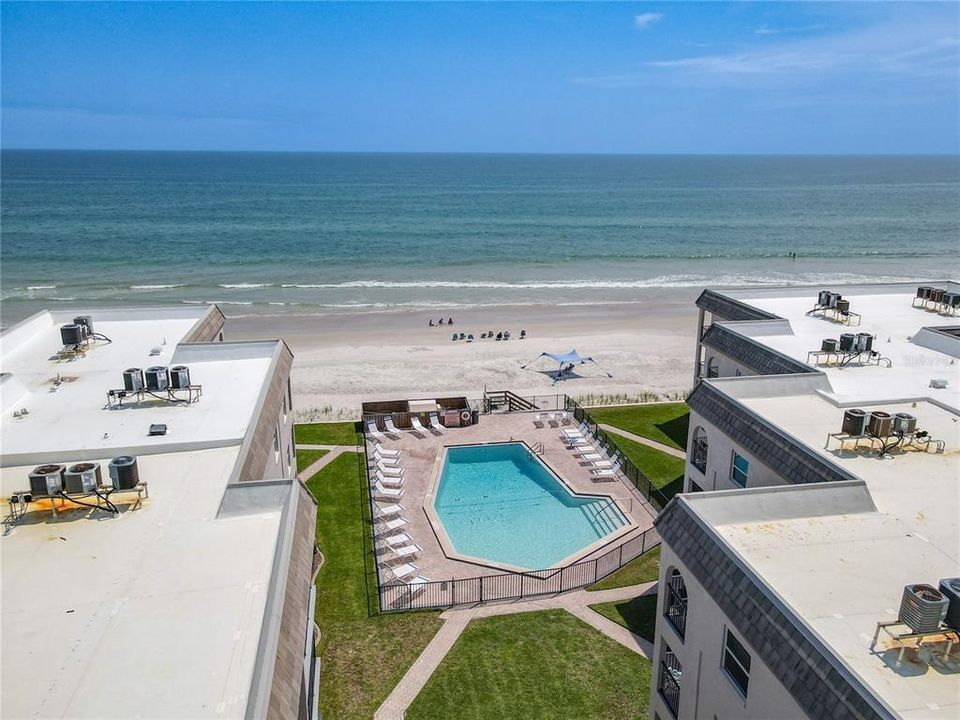 For Sale: $595,000 (2 beds, 2 baths, 1100 Square Feet)
