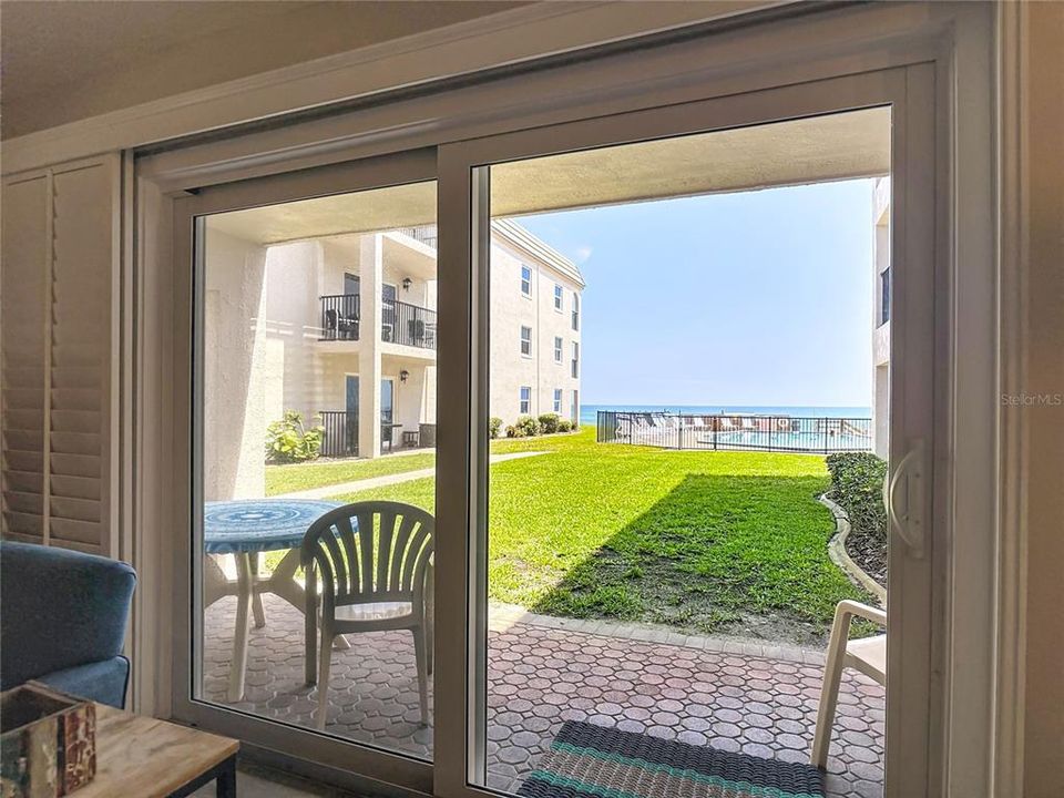 For Sale: $595,000 (2 beds, 2 baths, 1100 Square Feet)