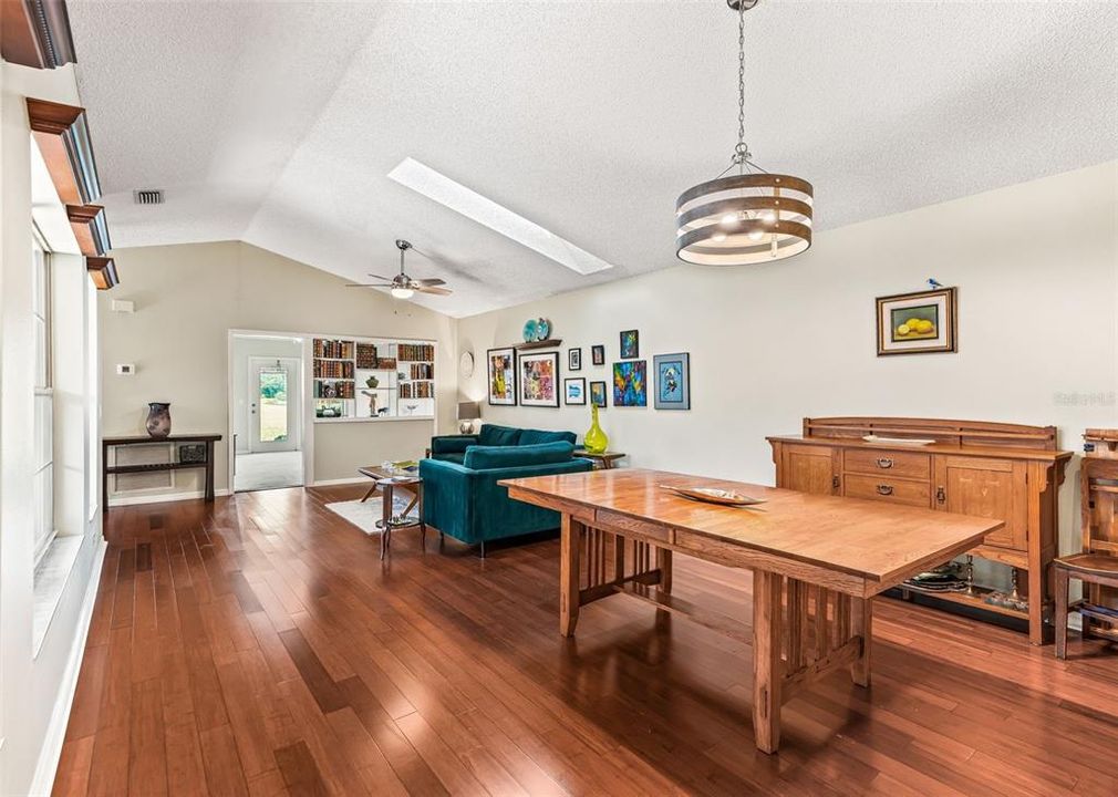 En Venta: $259,000 (2 camas, 2 baños, 1675 Pies cuadrados)