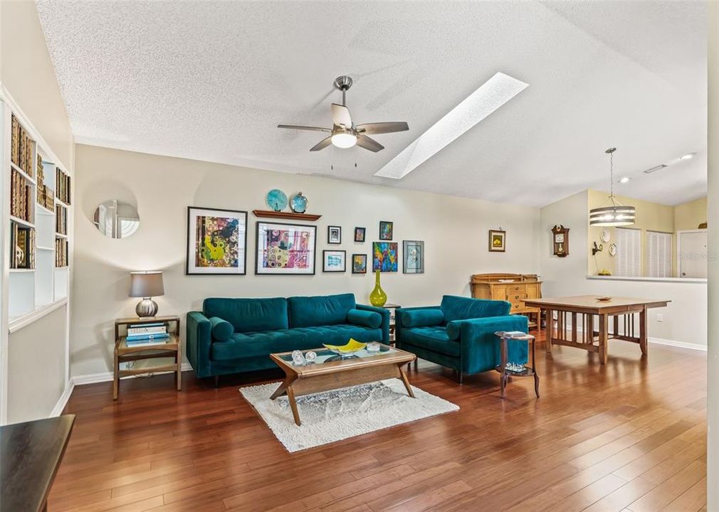En Venta: $259,000 (2 camas, 2 baños, 1675 Pies cuadrados)