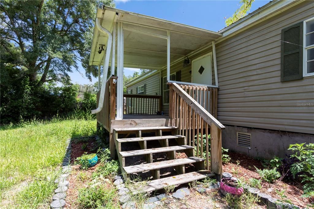 For Sale: $125,000 (2 beds, 2 baths, 1296 Square Feet)