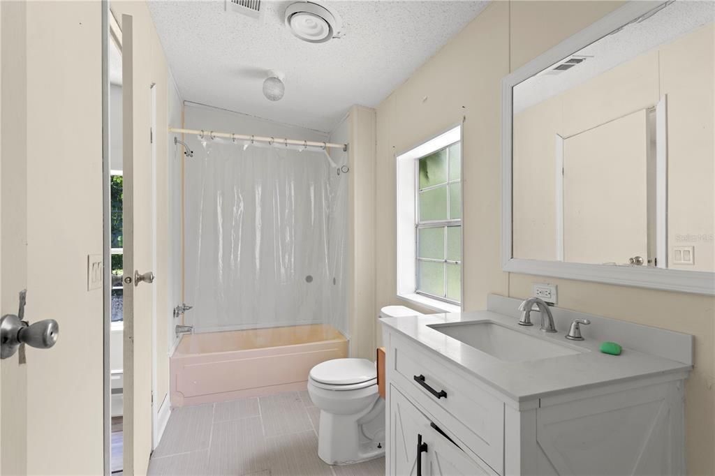 For Sale: $125,000 (2 beds, 2 baths, 1296 Square Feet)